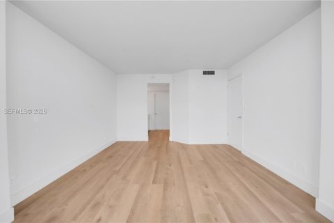 Apartment in Miami, Florida 2 bedrooms, 119.94 sq.m. № 2041240 - photo 22