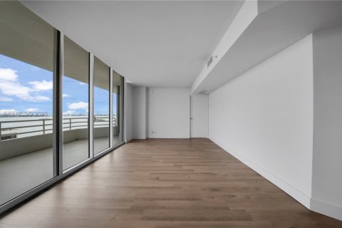 Apartment in Miami, Florida 2 bedrooms, 119.94 sq.m. № 2041240 - photo 10