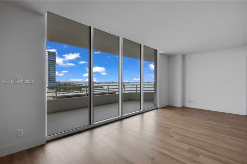 Apartment in Miami, Florida 2 bedrooms, 119.94 sq.m. № 2041240 - photo 11