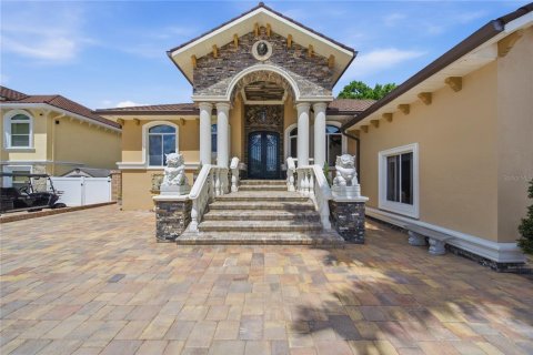 House in Seminole, Florida 4 bedrooms, 250.28 sq.m. № 2097912