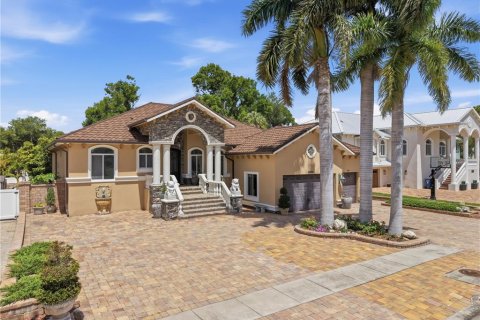 House in Seminole, Florida 4 bedrooms, 250.28 sq.m. № 2097912 - photo 3