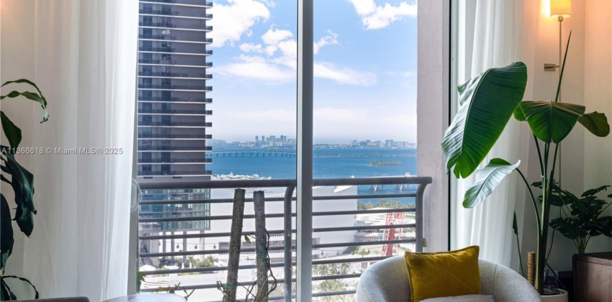 Condominio en Miami, Florida, 1 dormitorio № 1895510