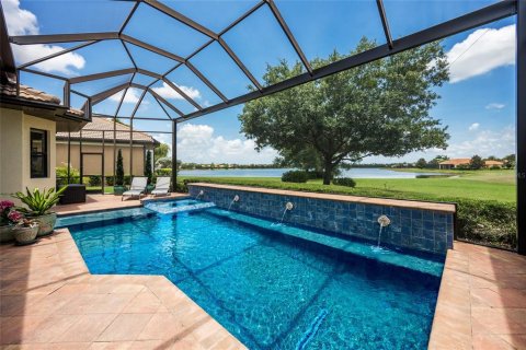 House in Lakewood Ranch, Florida 3 bedrooms, 230.3 sq.m. № 2091660 - photo 2