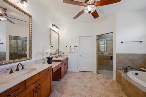 House in Lakewood Ranch, Florida 3 bedrooms, 230.3 sq.m. № 2091660 - photo 24