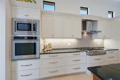House in Lakewood Ranch, Florida 3 bedrooms, 230.3 sq.m. № 2091660 - photo 6