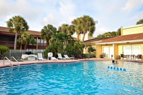 Condominio en venta en Sarasota, Florida, 1 dormitorio, 71.35 m2 № 2096502 - foto 24