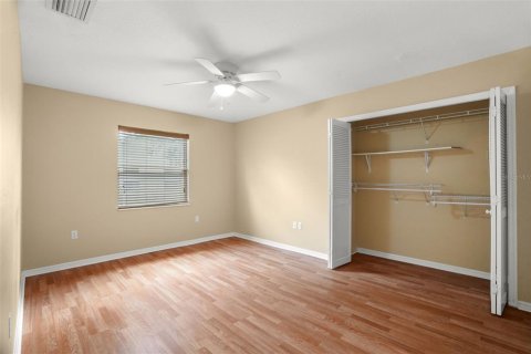 House in New Port Richey, Florida 3 bedrooms, 184.6 sq.m. № 2155682 - photo 19