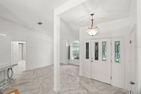 House in New Port Richey, Florida 3 bedrooms, 184.6 sq.m. № 2155682 - photo 3