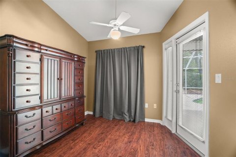 House in New Port Richey, Florida 3 bedrooms, 184.6 sq.m. № 2155682 - photo 12