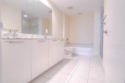 Copropriété à vendre à Miami, Floride: 2 chambres, 104.05 m2 № 1935196 - photo 21