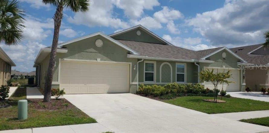 Adosado en Punta Gorda, Florida 2 dormitorios, 140.84 m2 № 1142847