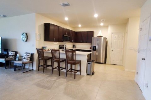 Townhouse in Punta Gorda, Florida 2 bedrooms, 140.84 sq.m. № 1142847 - photo 7