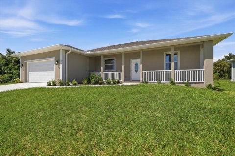 Villa ou maison à vendre à Placida, Floride: 3 chambres, 158.86 m2 № 2388685 - photo 2