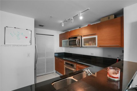 Condominio en venta en Miami, Florida, 1 dormitorio, 74.88 m2 № 1983897 - foto 10