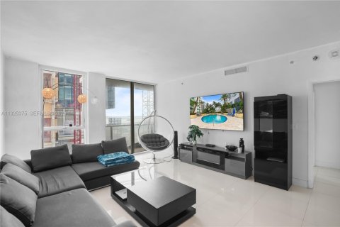 Condominio en venta en Miami, Florida, 1 dormitorio, 74.88 m2 № 1983897 - foto 5