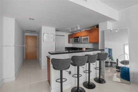 Condominio en venta en Miami, Florida, 1 dormitorio, 74.88 m2 № 1983897 - foto 11