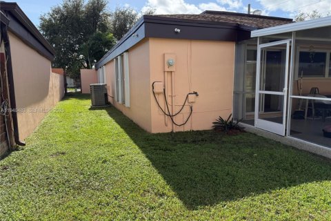 Купить виллу или дом в Майами, Флорида 3 комнаты, 168.06м2, № 1998317 - фото 12