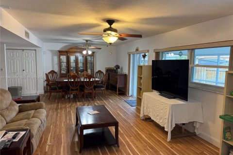 Купить виллу или дом в Майами, Флорида 3 комнаты, 168.06м2, № 1998317 - фото 4