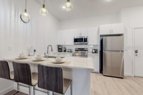 Adosado en venta en Davenport, Florida, 4 dormitorios, 178 m2 № 2212247 - foto 2