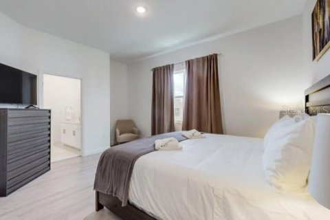 Adosado en venta en Davenport, Florida, 4 dormitorios, 178 m2 № 2212247 - foto 13