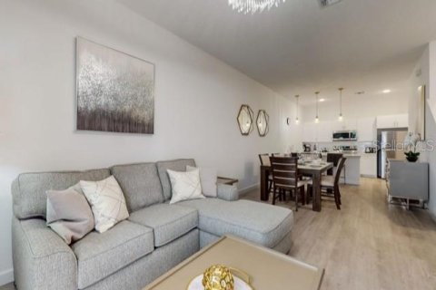 Adosado en venta en Davenport, Florida, 4 dormitorios, 178 m2 № 2212247 - foto 4