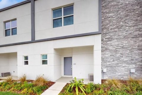 Townhouse in Davenport, Florida 4 bedrooms, 178 sq.m. № 2212247