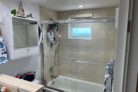 Condo in Hollywood, Florida, 2 bedrooms  № 1727465 - photo 14