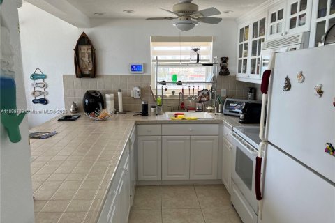 Condo in Hollywood, Florida, 2 bedrooms  № 1727465 - photo 7