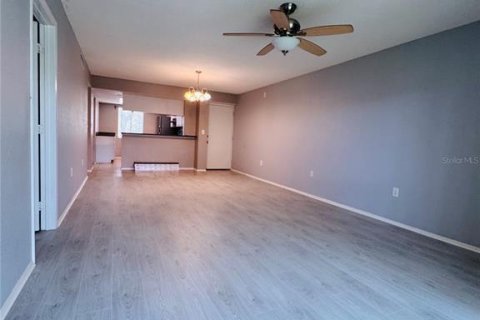 Condo in Oldsmar, Florida, 2 bedrooms  № 1857776 - photo 3