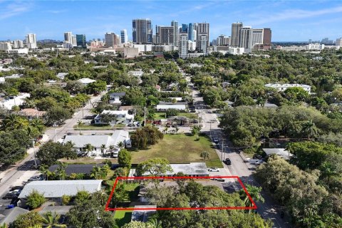 Снять в аренду виллу или дом в Форт-Лодердейл, Флорида 1 спальня, 53.42м2, № 1985696 - фото 1