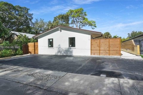 Снять в аренду виллу или дом в Форт-Лодердейл, Флорида 1 спальня, 53.42м2, № 1985696 - фото 4