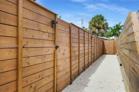 Снять в аренду виллу или дом в Форт-Лодердейл, Флорида 1 спальня, 53.42м2, № 1985696 - фото 5