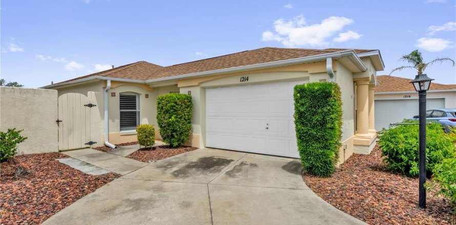 Casa en The Villages, Florida 2 dormitorios, 106.47 m2 № 2107845