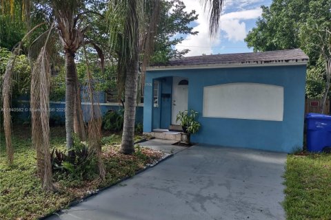 Купить виллу или дом в Холливуд, Флорида 2 спальни, 108.88м2, № 1830785 - фото 1