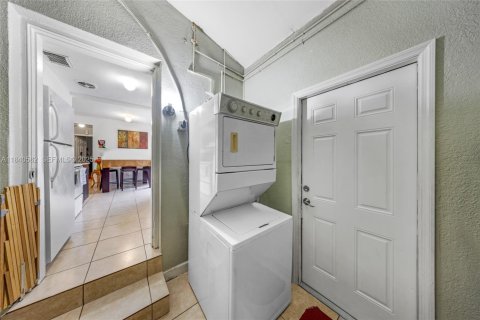 Купить виллу или дом в Холливуд, Флорида 2 спальни, 108.88м2, № 1830785 - фото 16