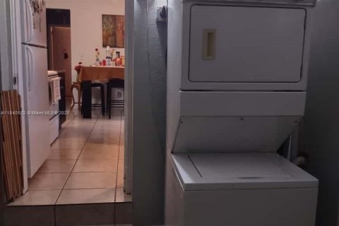 Купить виллу или дом в Холливуд, Флорида 2 спальни, 108.88м2, № 1830785 - фото 11