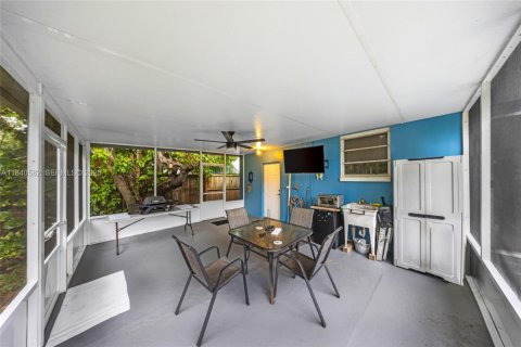 Купить виллу или дом в Холливуд, Флорида 2 спальни, 108.88м2, № 1830785 - фото 17