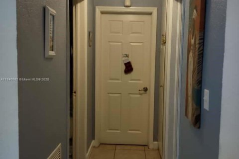 Купить виллу или дом в Холливуд, Флорида 2 спальни, 108.88м2, № 1830785 - фото 4