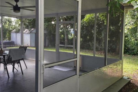 Купить виллу или дом в Холливуд, Флорида 2 спальни, 108.88м2, № 1830785 - фото 15