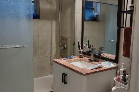 Купить виллу или дом в Холливуд, Флорида 2 спальни, 108.88м2, № 1830785 - фото 12