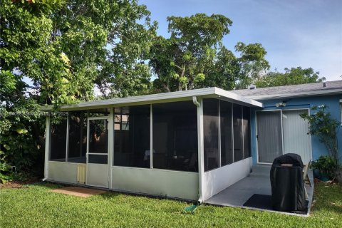 Купить виллу или дом в Холливуд, Флорида 2 спальни, 108.88м2, № 1830785 - фото 2