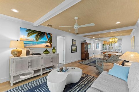 Condo in Boca Grande, Florida, 2 bedrooms  № 2105947 - photo 16