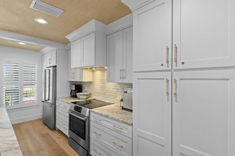 Condo in Boca Grande, Florida, 2 bedrooms  № 2105947 - photo 6