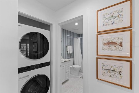 Condo in Boca Grande, Florida, 2 bedrooms  № 2105947 - photo 27