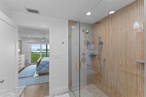 Condo in Boca Grande, Florida, 2 bedrooms  № 2105947 - photo 24