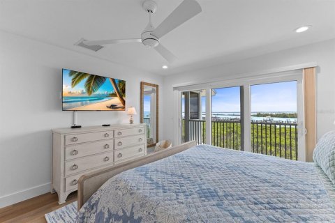 Condo in Boca Grande, Florida, 2 bedrooms  № 2105947 - photo 19