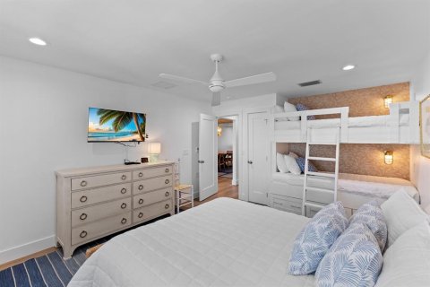 Condo in Boca Grande, Florida, 2 bedrooms  № 2105947 - photo 26