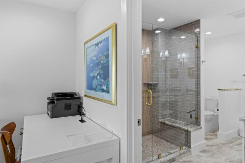 Condo in Boca Grande, Florida, 2 bedrooms  № 2105947 - photo 22