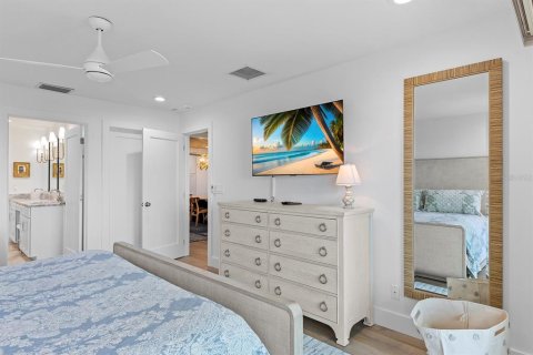 Condo in Boca Grande, Florida, 2 bedrooms  № 2105947 - photo 21