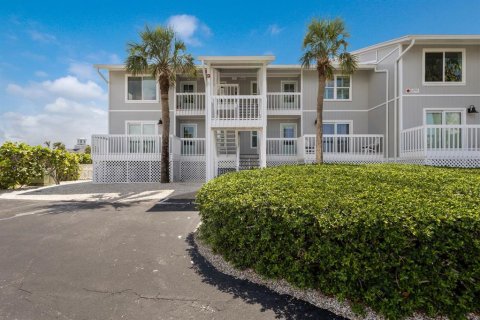 Condo in Boca Grande, Florida, 2 bedrooms  № 2105947 - photo 3